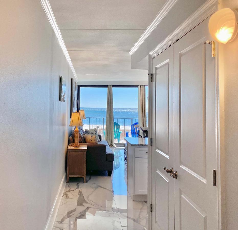 Island Winds East 202 By Albvr - Beautifully Renovated Beachfront Condo & Steps Away From Hangout & More! Gulf Shores Luaran gambar